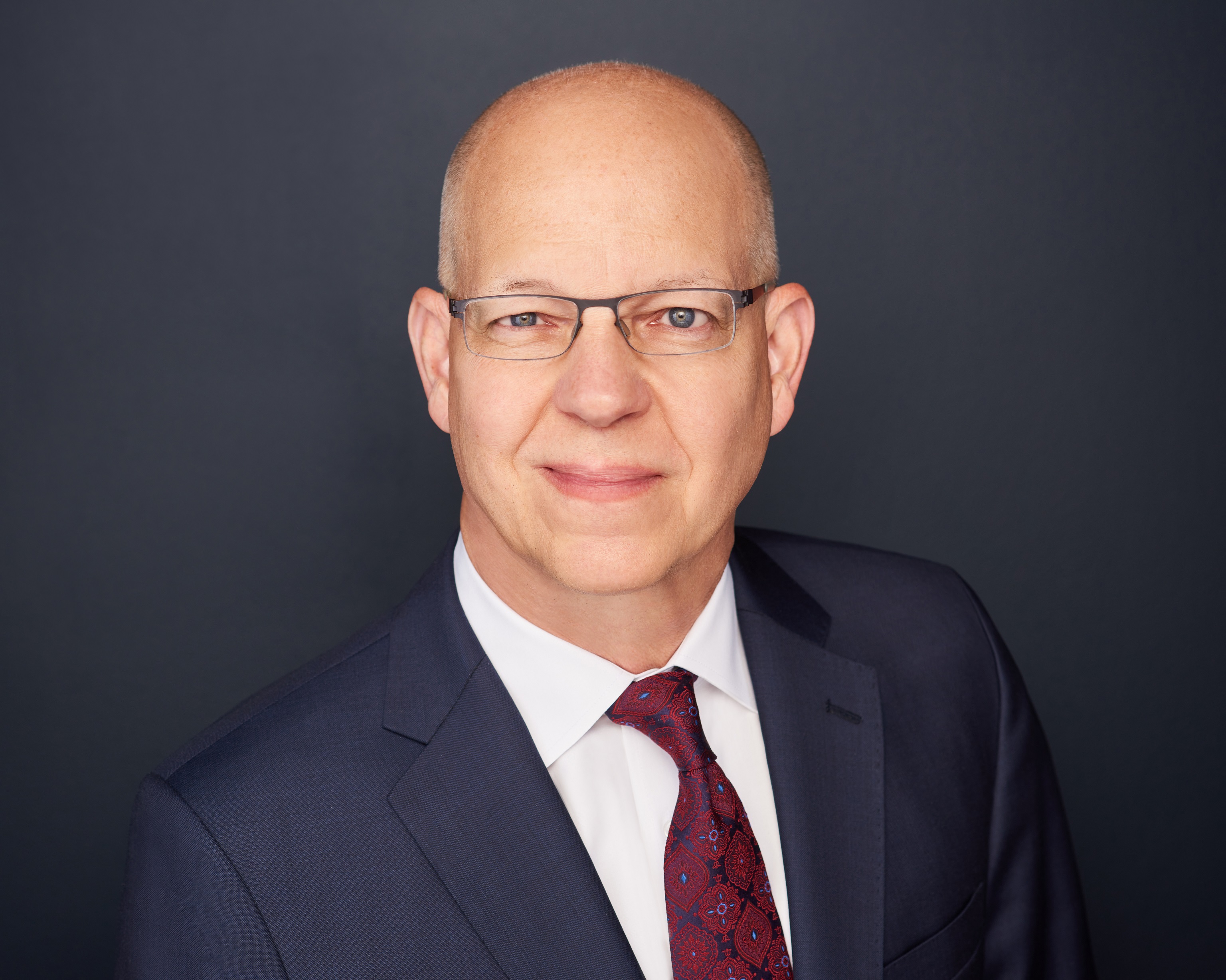 مركز بحوث الطاقة الموجهة التابع لمعهد الابتكار التكنولوجي يتعاون مع رائدة التكنولوجيا البرازيلية ‘راداز’ على مشروع مستشعرات التصوير بموجات المايكرويف المحمولة جواً