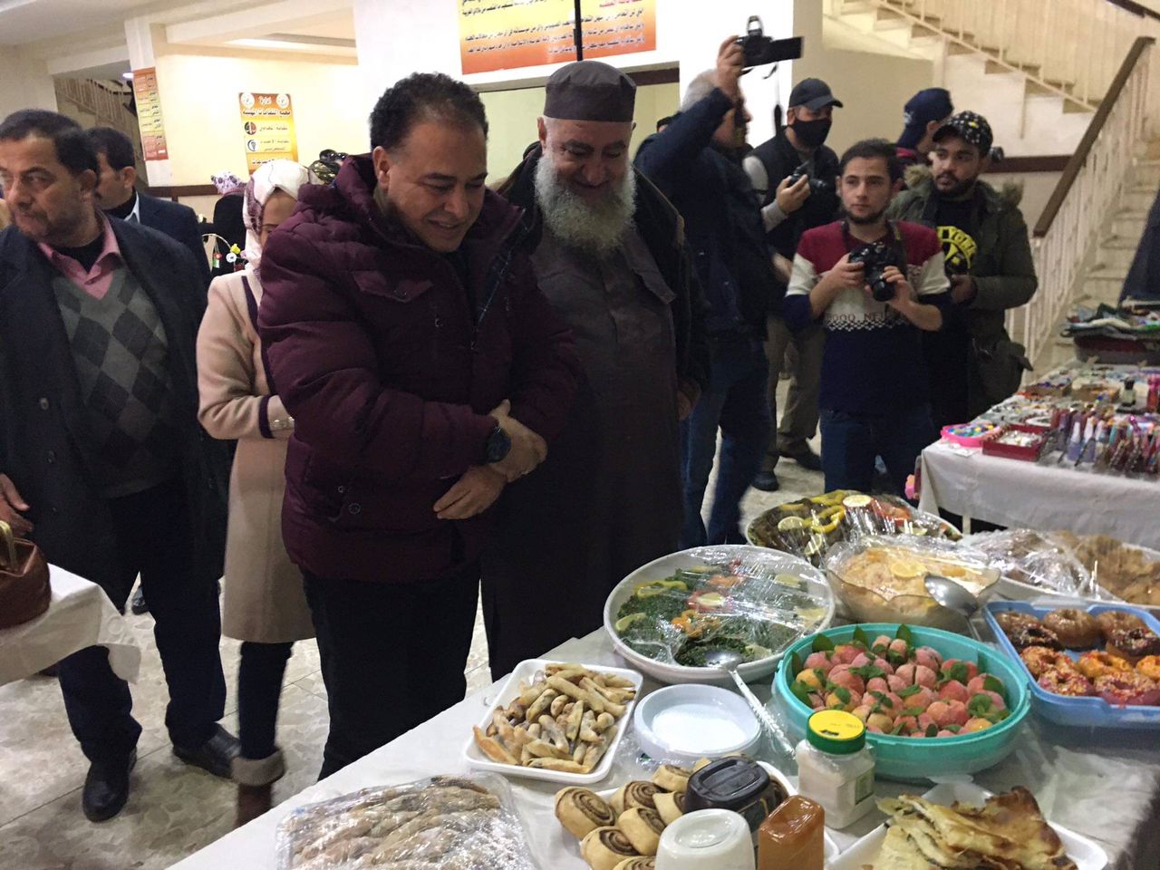 جمعية فرحكم الخيرية وربوع بصيلة الخيرية تقيم بازار خيري