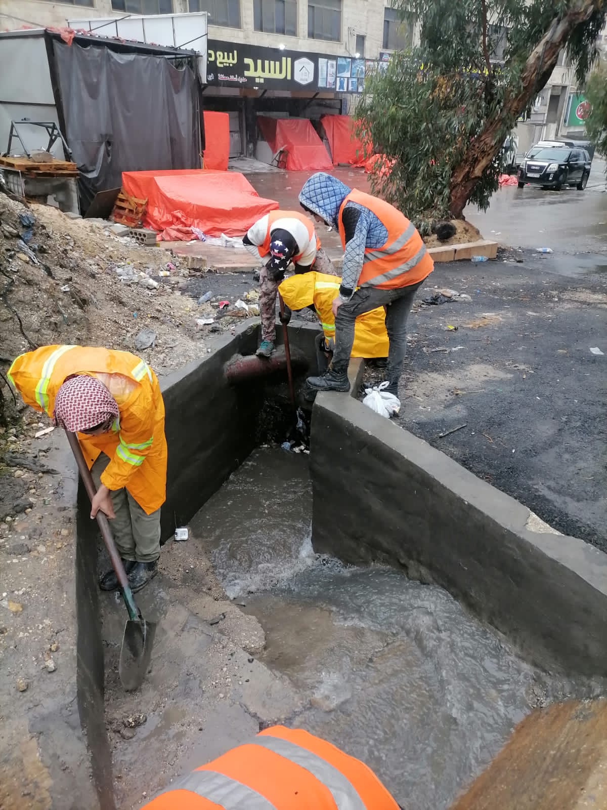 الأشغال : تتعامل مع 159 بلاغاً خلال المنخفض الجوي