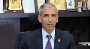 محافظ المفرق يوقف شخصين من مخالفي الحجر المنزلي