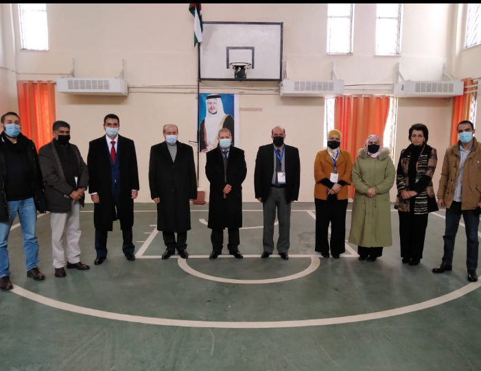 مجلس مفوضي المستقلة للانتخاب يزور أماكن عرض جداول الناخبين