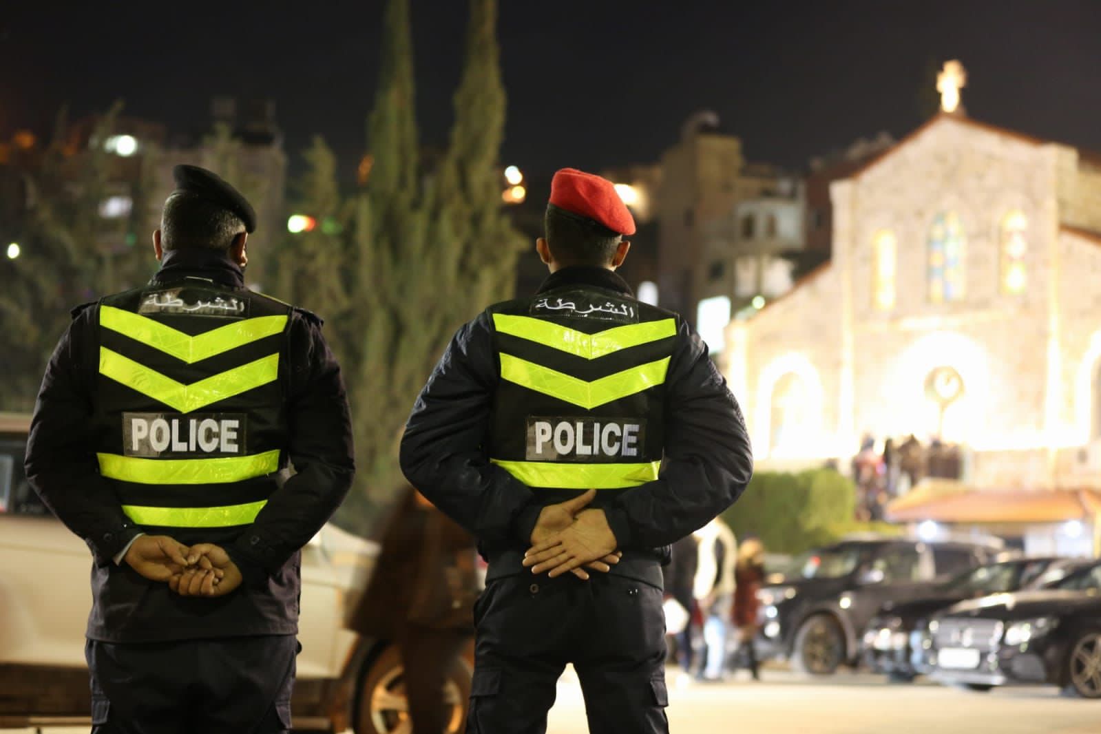 منتسبو الأمن العام يواصلون أداء مهامهم وواجباتهم ضمن خطة المديرية بالتزامن مع أعياد الميلاد .. صور 