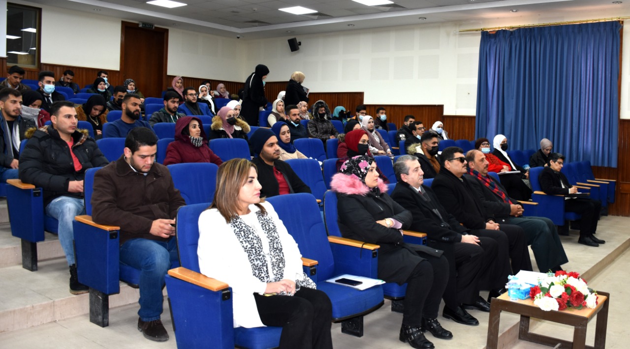 عبيدات يلتقي طلبة الأنشطة للتباحث حول إنشاء أندية طلابية في جامعة جدارا 