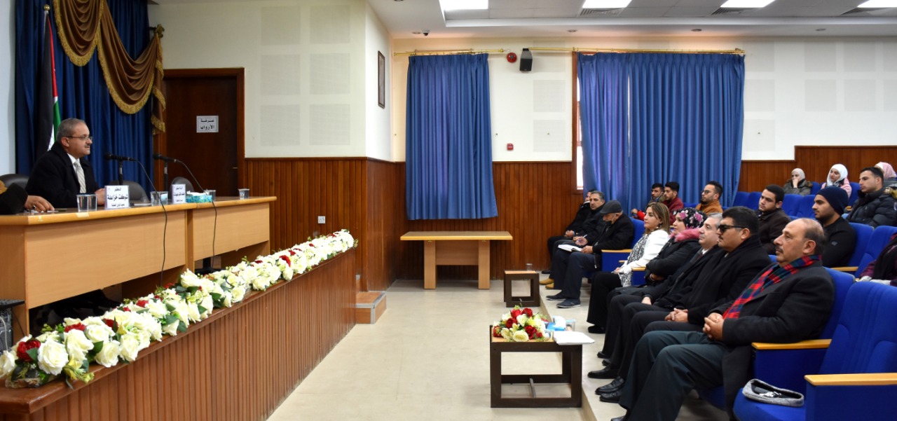 عبيدات يلتقي طلبة الأنشطة للتباحث حول إنشاء أندية طلابية في جامعة جدارا 