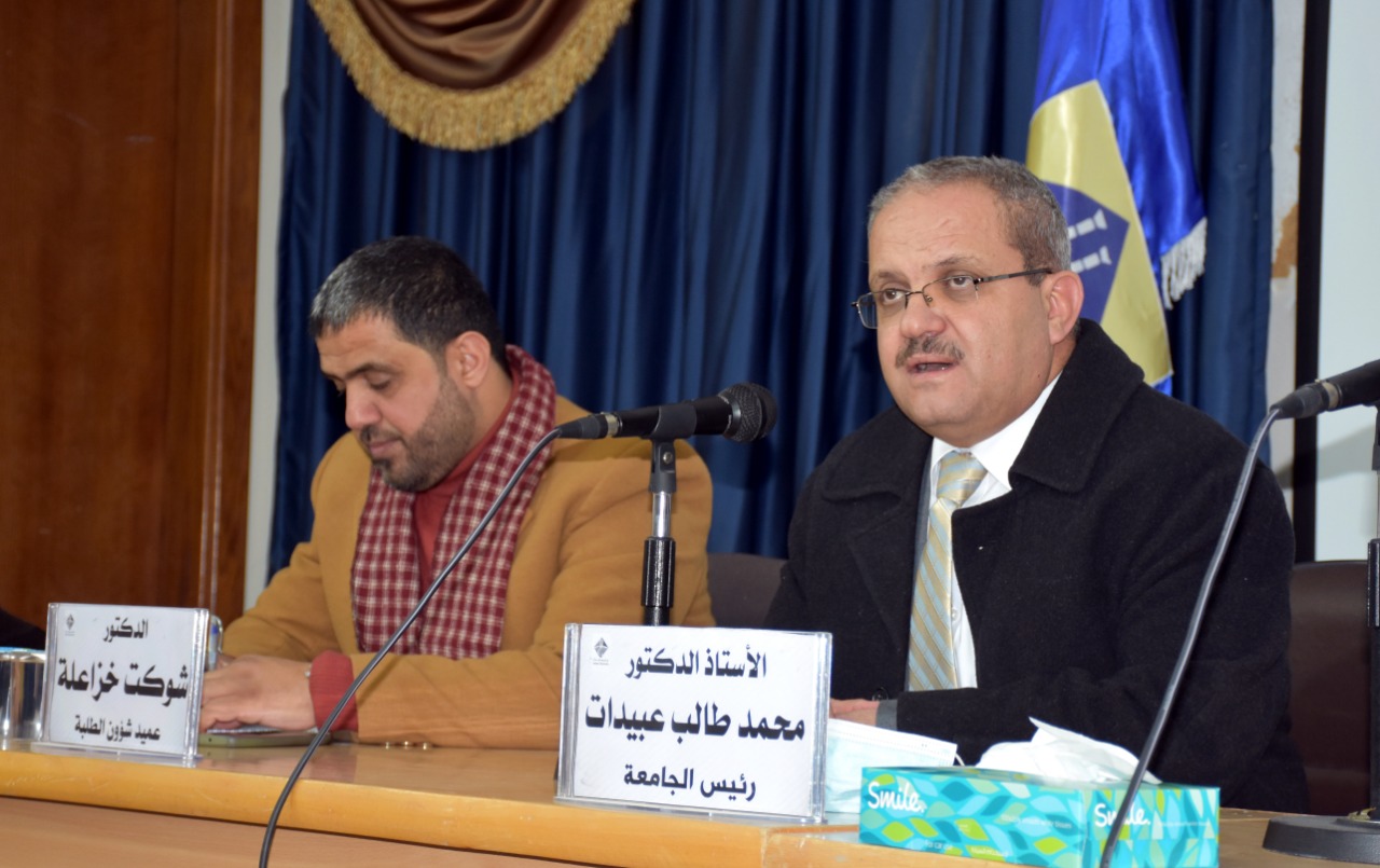 عبيدات يلتقي طلبة الأنشطة للتباحث حول إنشاء أندية طلابية في جامعة جدارا 