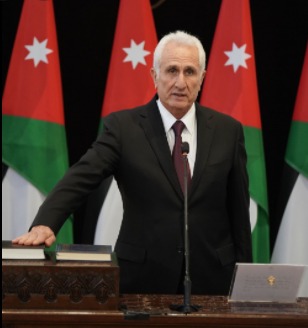 يحدث في وزارة التربية : معلمون لم يتسلموا رواتبهم الشهرية منذ ثلاثة أشهر يا معالي الوزير