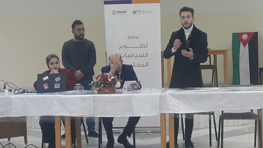 جلسة نقاشية ضمن مبادرة تقييم واقع المراكز الصحية الشاملة  في محافظة مادبا