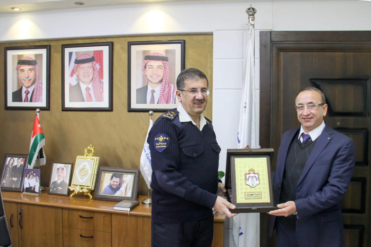 الجمارك الأردنية تدرج شركة  عين للنسيج  لبرنامج القائمة الذهبية