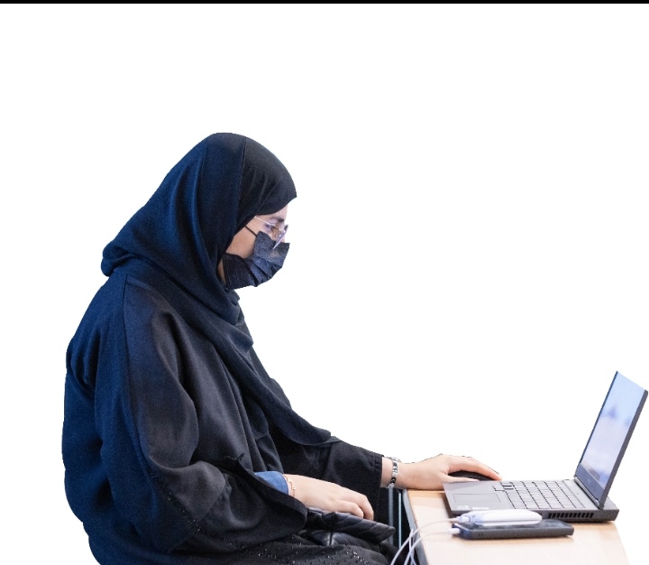 ربع قرن تتبنى 120 طفلاً ويافعاً وشاباً لتمكينهم في مجال الإبداع الرقمي في برنامج مبرمج القرن