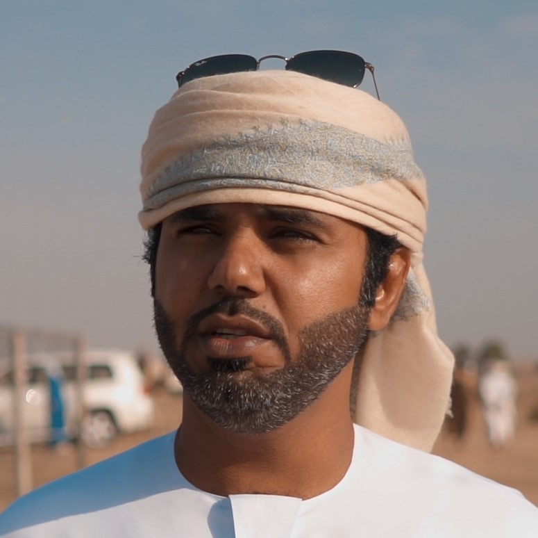 تتويج الفائزين بمزاينة الحقايق في مهرجان محمد بن زايد لسباق الهجن ومزاينة الإبل