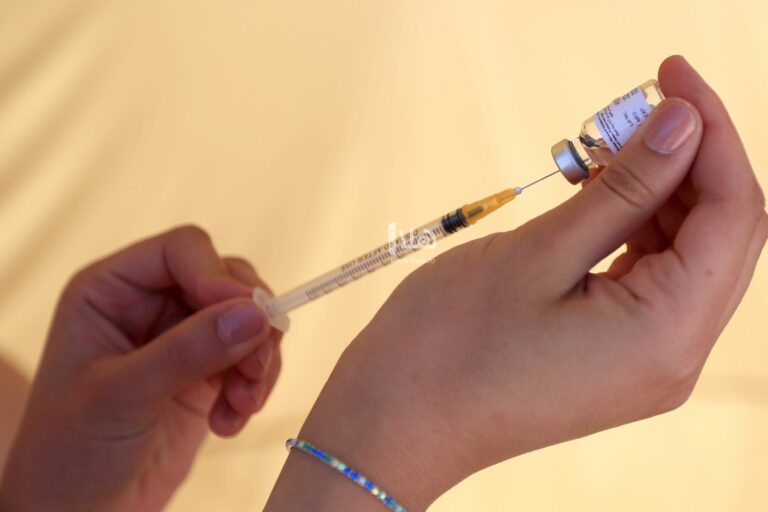 اتحاد العمال: اشتراط تلقى جرعتي اللقاح للالتحاق بالعمل