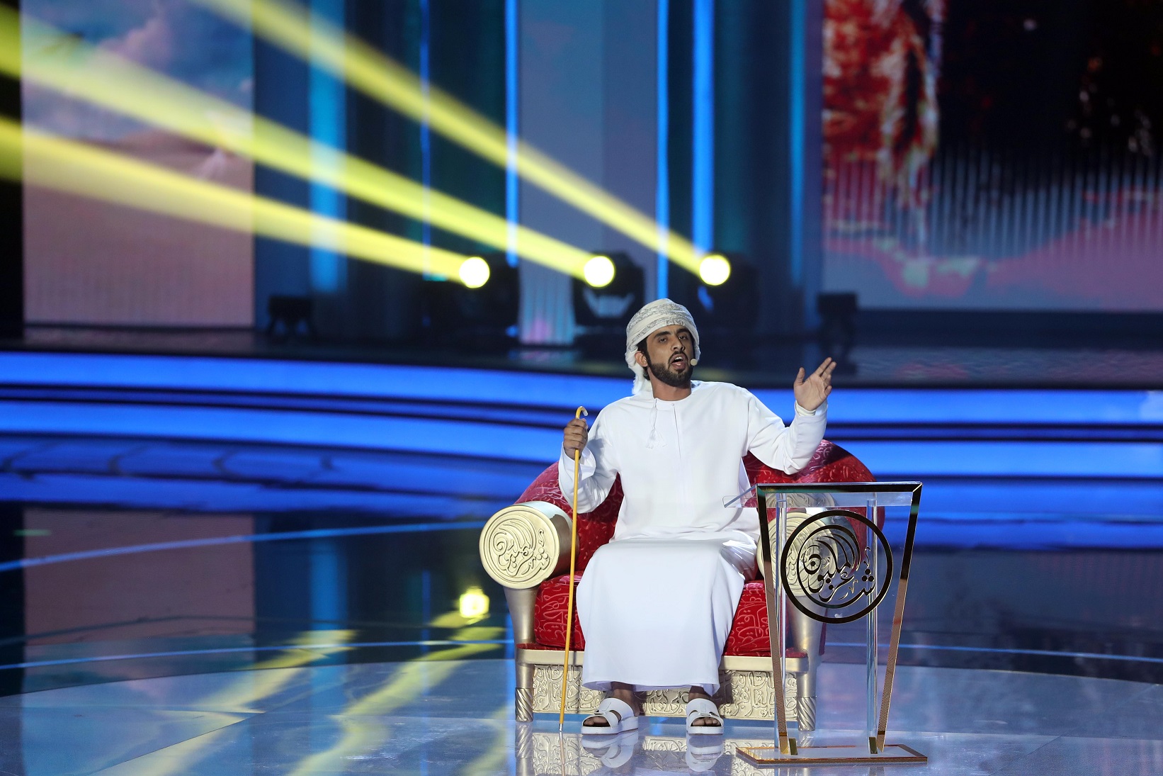 شاعر المليون .. قوافي الشعر النبطي ترسوا على شاطئ الراحة بعاصمة الإبداع أبوظبي