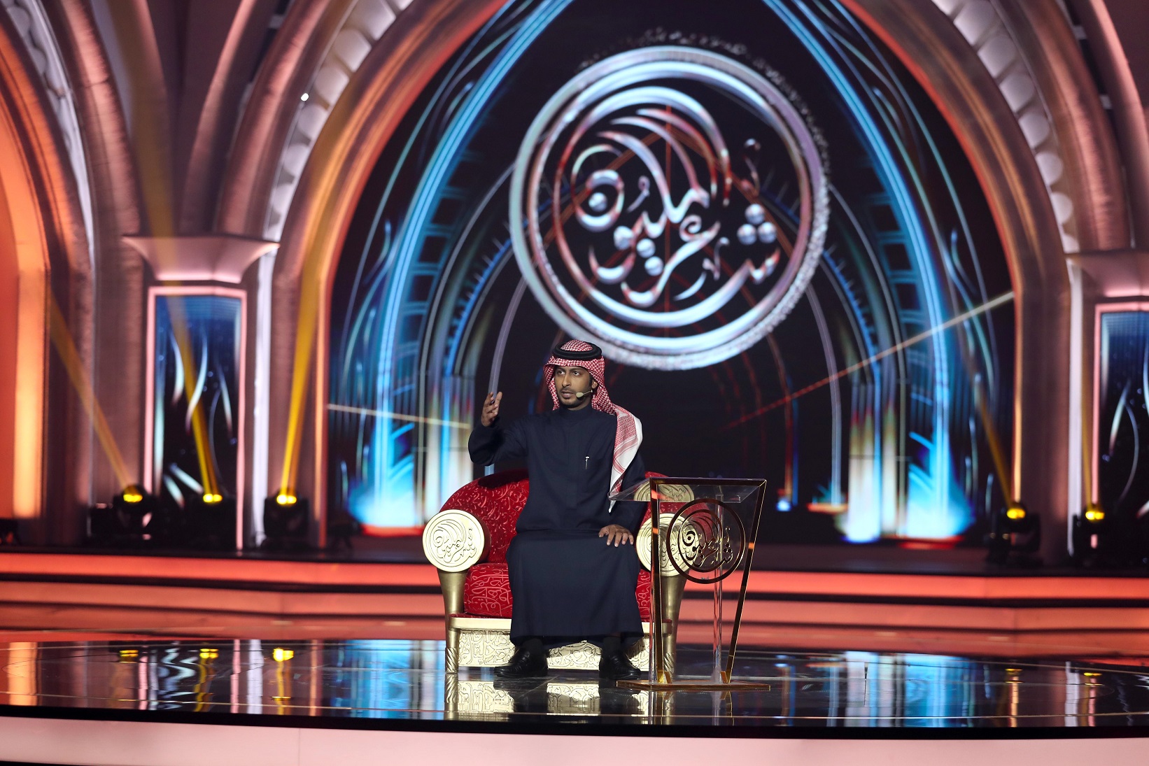 شاعر المليون .. قوافي الشعر النبطي ترسوا على شاطئ الراحة بعاصمة الإبداع أبوظبي