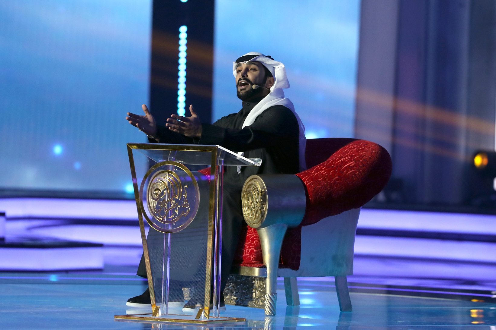 شاعر المليون .. قوافي الشعر النبطي ترسوا على شاطئ الراحة بعاصمة الإبداع أبوظبي