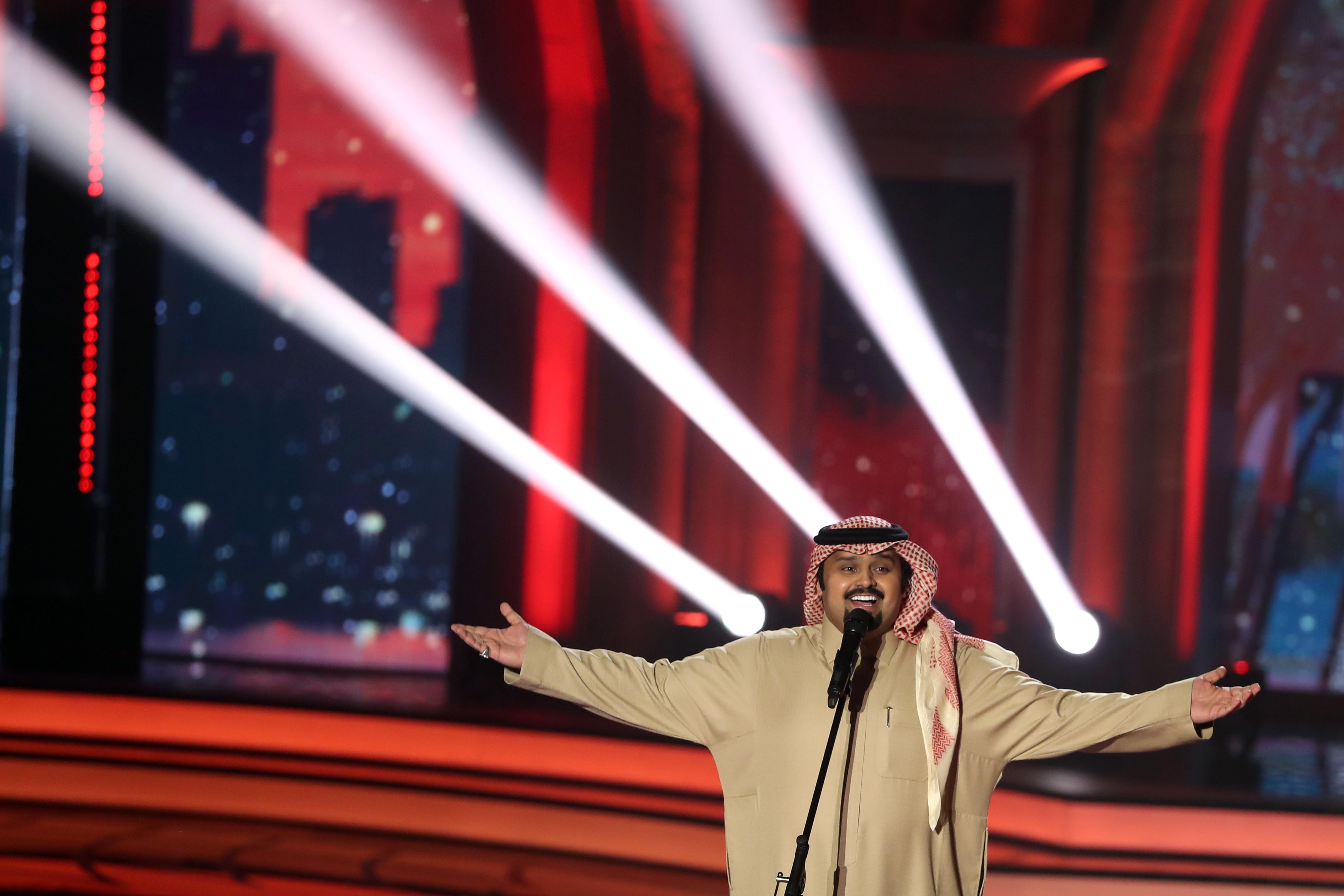 شاعر المليون .. قوافي الشعر النبطي ترسوا على شاطئ الراحة بعاصمة الإبداع أبوظبي