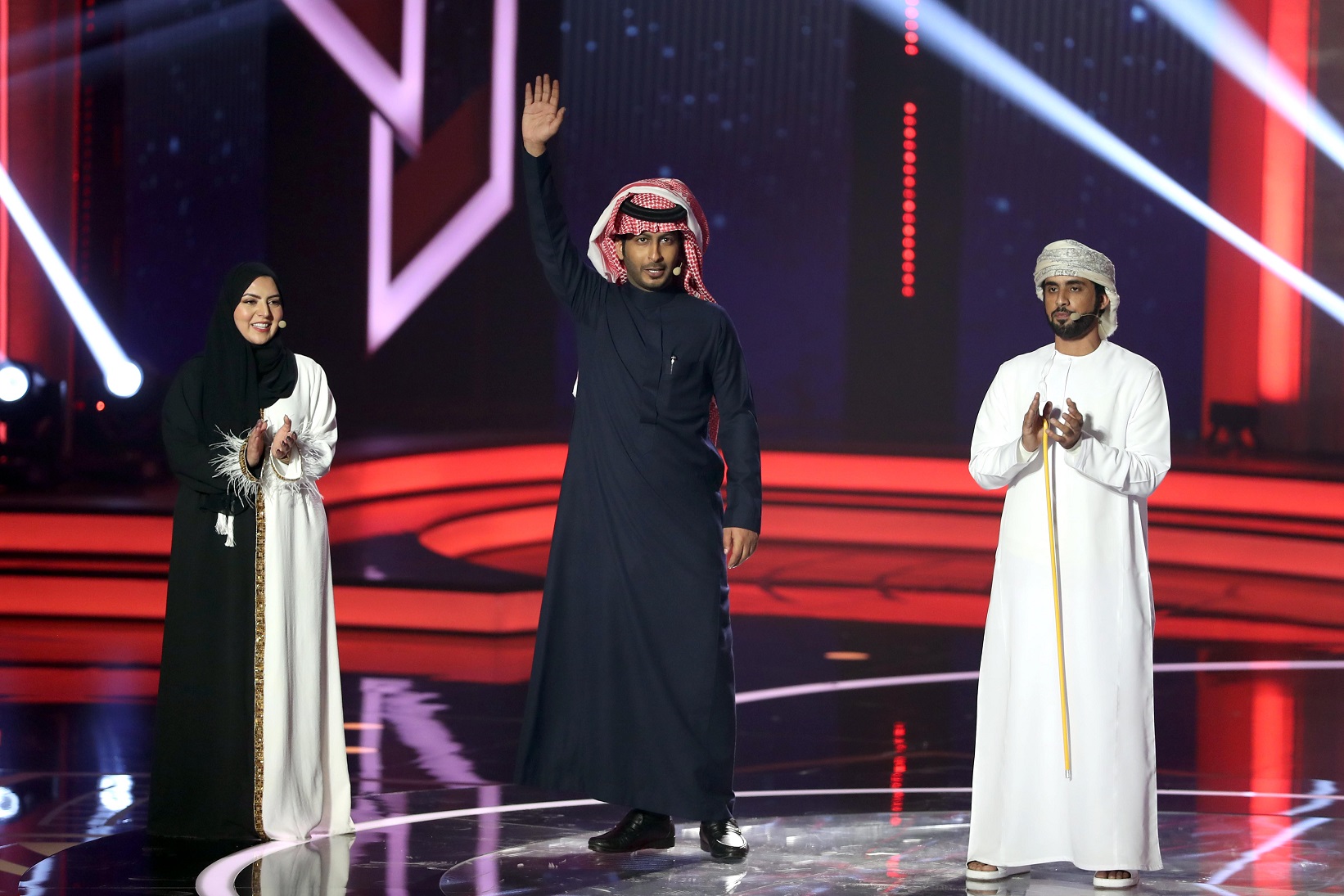 شاعر المليون .. قوافي الشعر النبطي ترسوا على شاطئ الراحة بعاصمة الإبداع أبوظبي