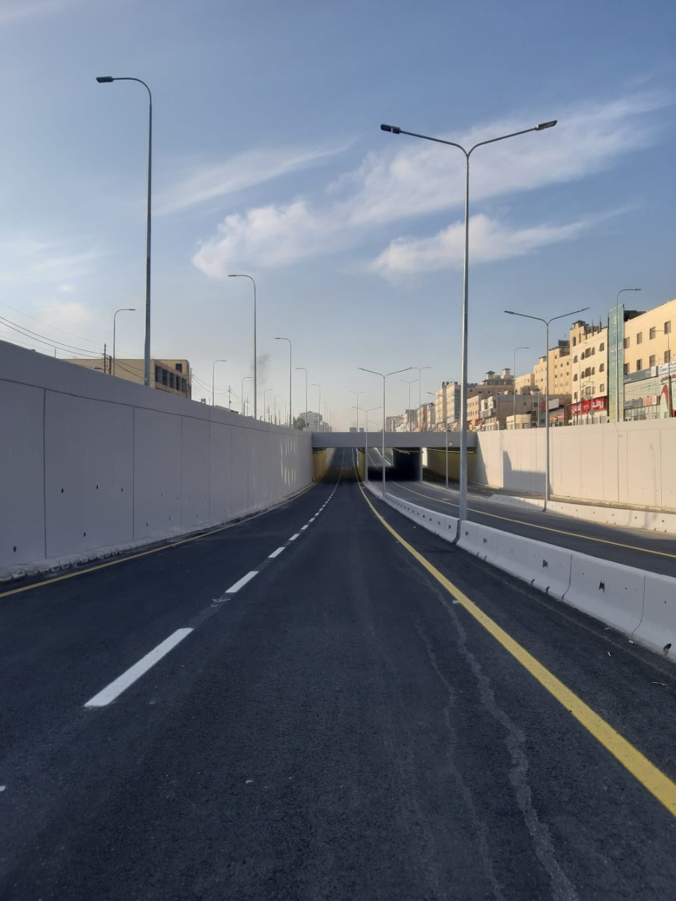 وزير الأشغال يفتتح نفق الزيتونة الذي يعد الاعرض في المملكة (فيديو) 