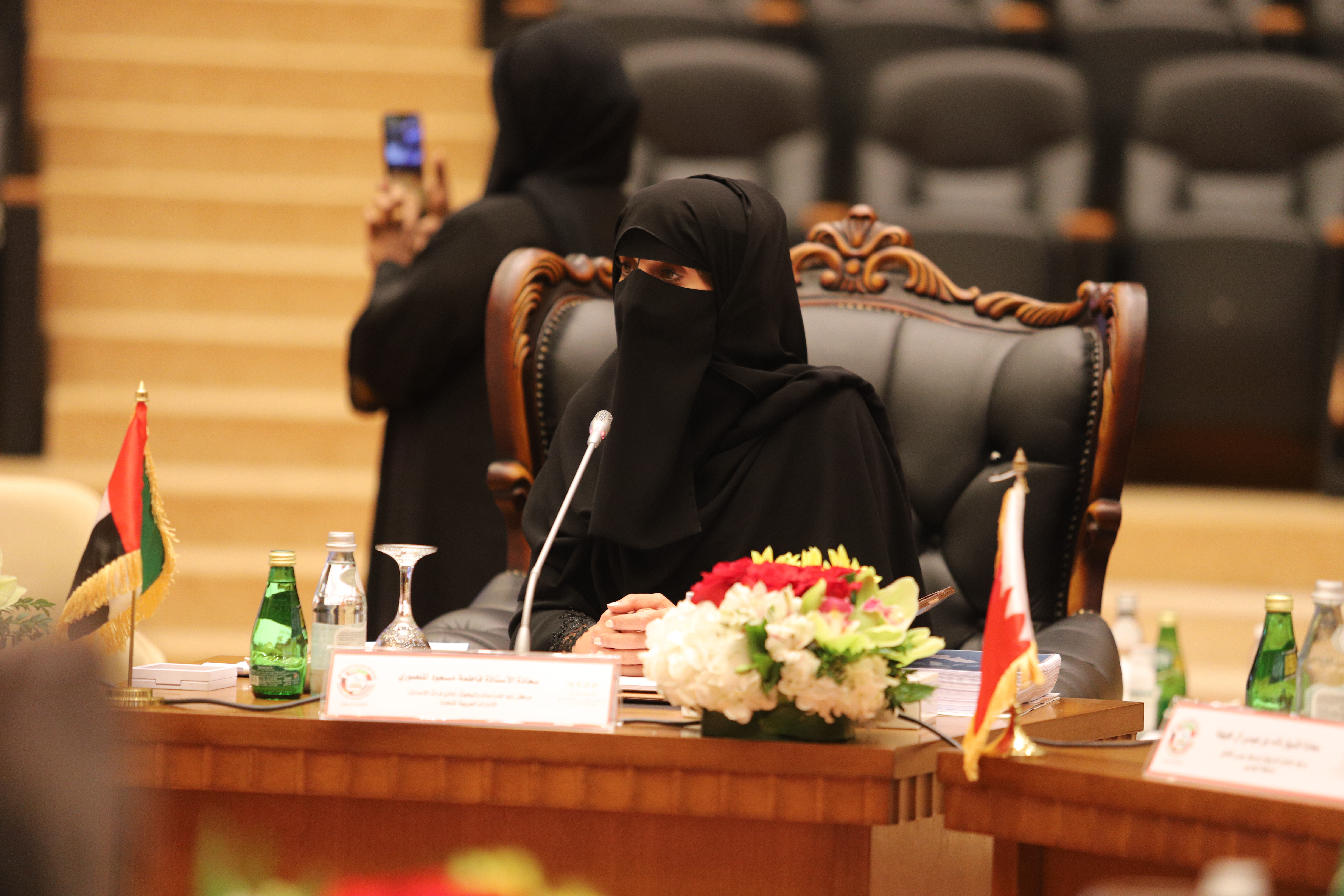 تراث الإمارات يشارك في اجتماع الأمانة العامة لمراكز الوثائق بالبحرين وندوة الشيخ عبد الله بن خالد