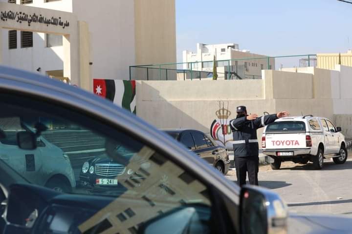 الأمن العام يباشر تنفيذ الخطة الأمنية لخدمة طلبة التوجيهي   صور