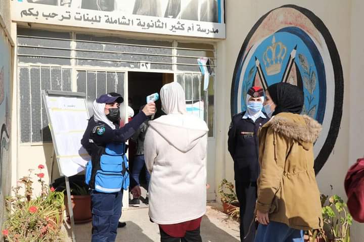 الأمن العام يباشر تنفيذ الخطة الأمنية لخدمة طلبة التوجيهي   صور