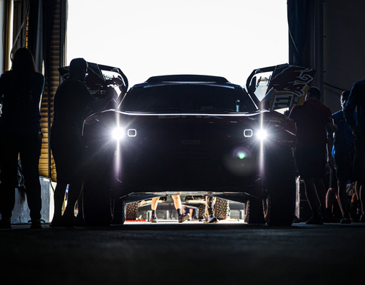 بدء الفحص الفني للمركبات المشاركة في رالي داكار السعودية 2022   