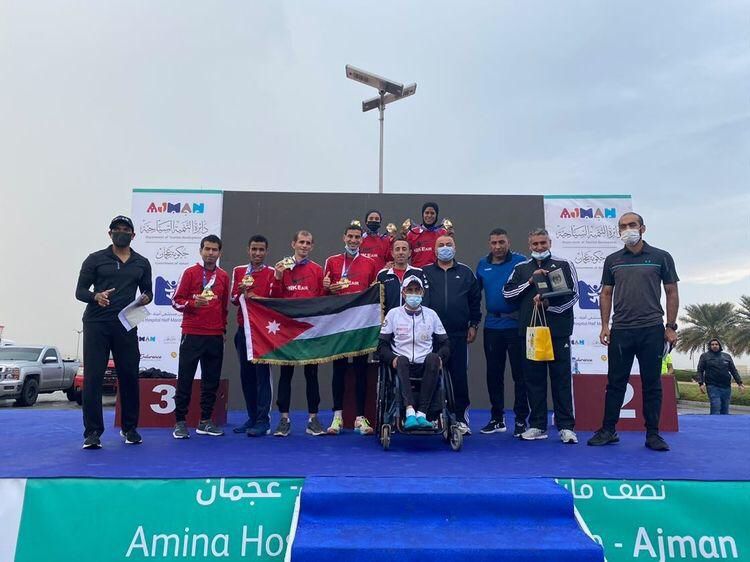 عداءو الأمن العام يختتمون العام 2021 بحصد الذهب في عجمان 