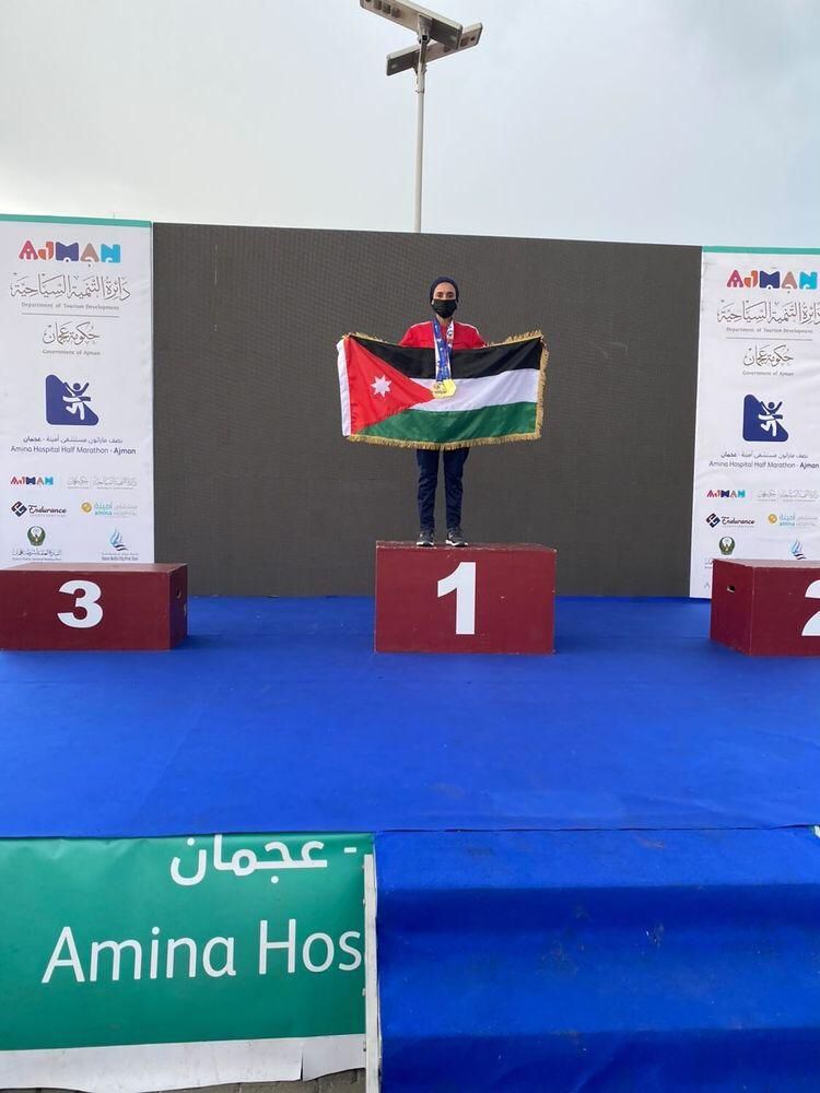 عداءو الأمن العام يختتمون العام 2021 بحصد الذهب في عجمان 