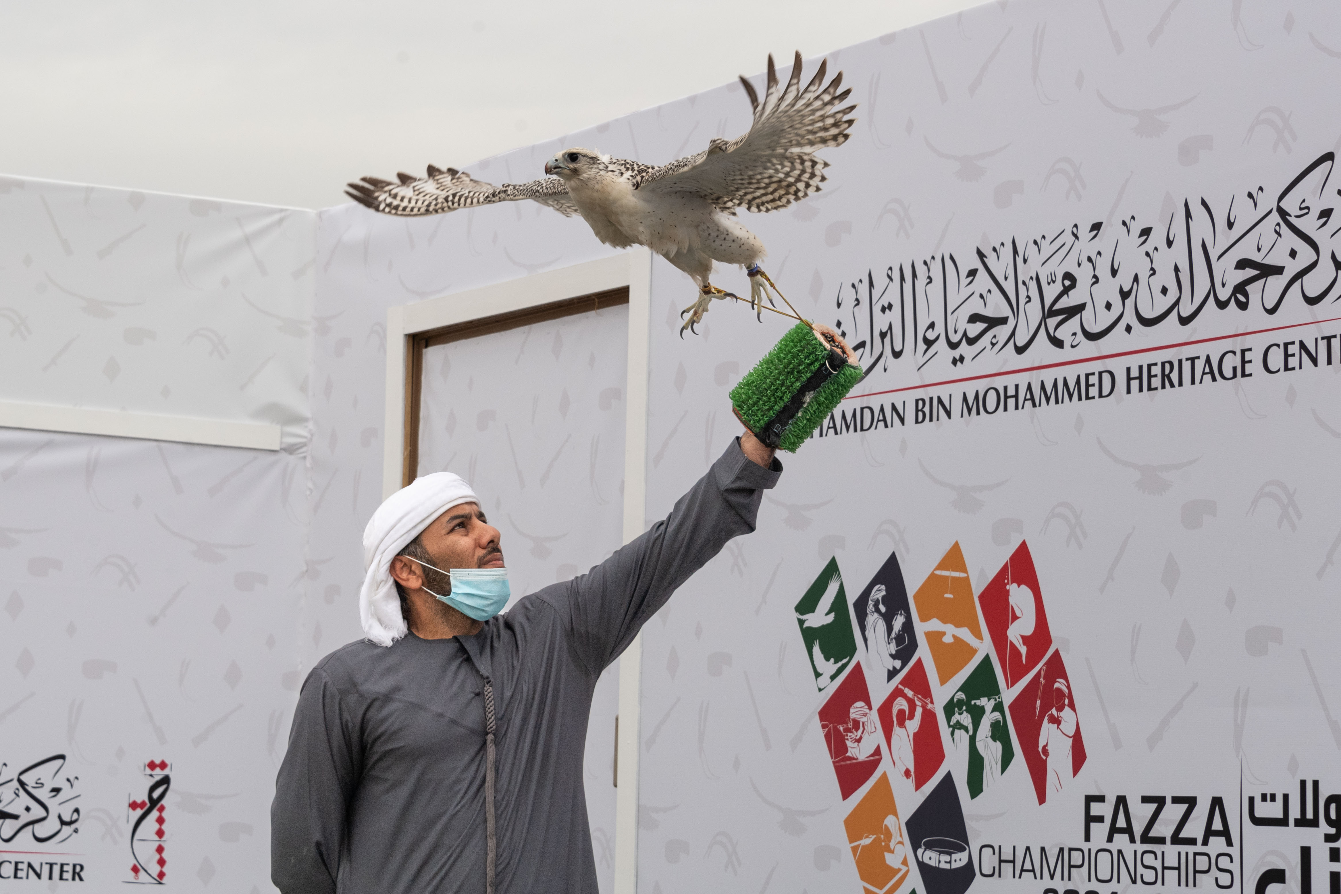 بطولة فزاع للصيد بالصقور تترقب حسم منافسات للعامة مُلاك