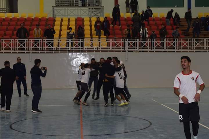 فريق نادي شباب لب الرياضي يتأهل إلى النهائي في كرة القدم (صور)