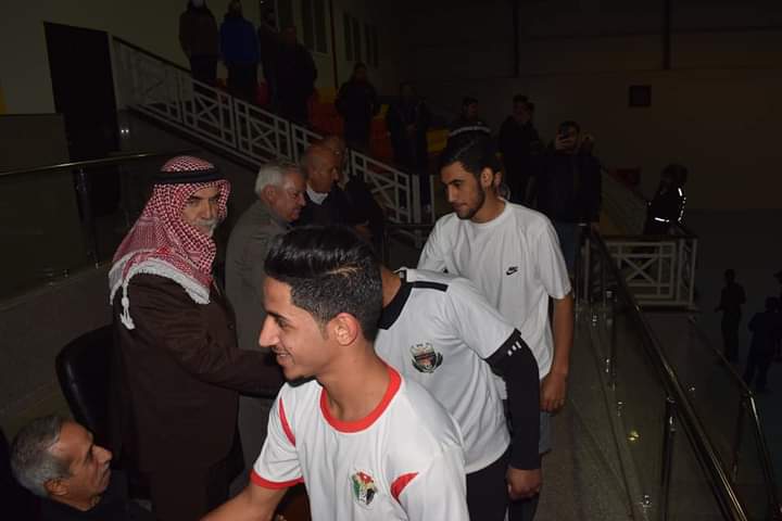 فريق نادي شباب لب الرياضي يتأهل إلى النهائي في كرة القدم (صور)