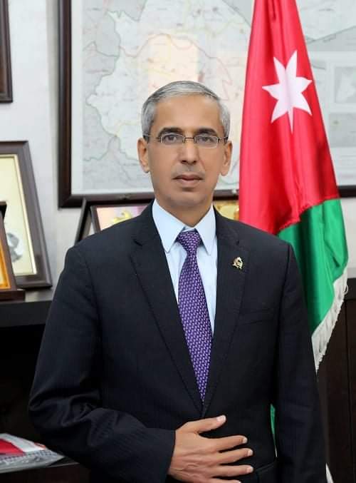 محافظ المفرق يوقف شخصين من مخالفي الحجر المنزلي