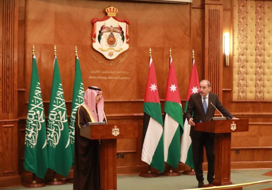 الصفدي ووزير الخارجية السعودي يؤكدان عمق العلاقات  الأخويه واستراتيجيتها