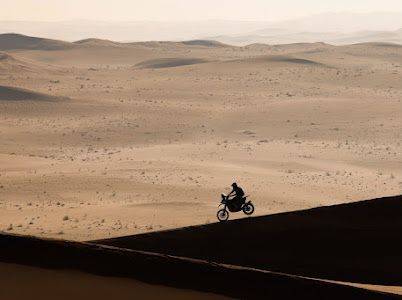 رودريغز يفوز بالمرحلة الثالثة لفئة الدرّاجات في رالي داكار السعودية 2022