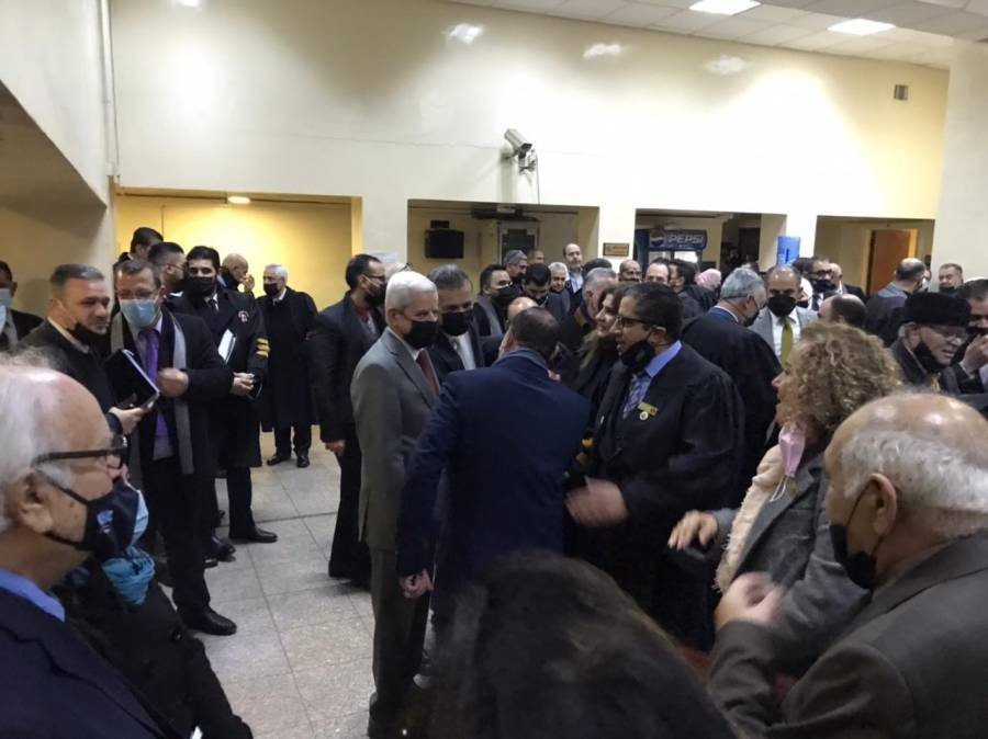850 محاميا يتوكلون للدفاع عن نقيبهم..ووقفة تضامنية معه في قصر العدل