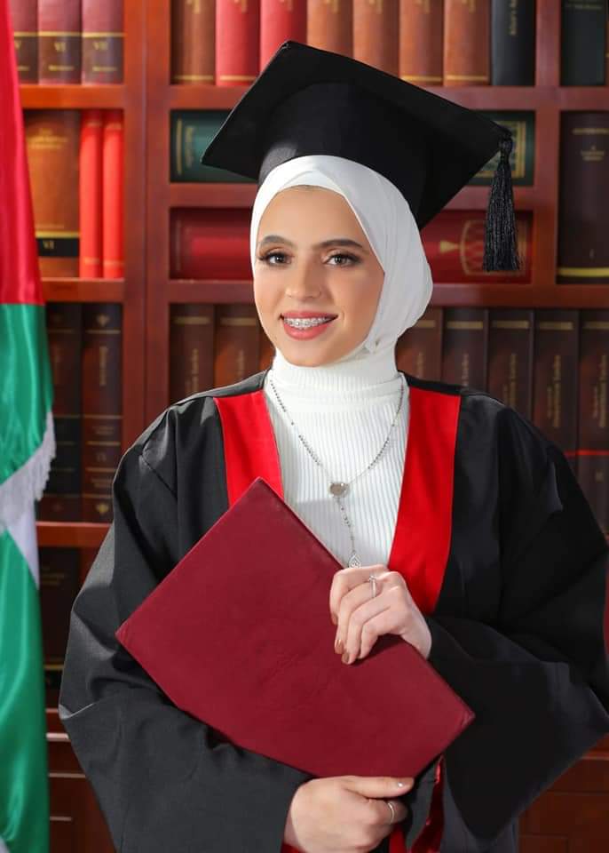 رناد عدنان موسى محيسن الكسواني .....الف مبروووك التخرج