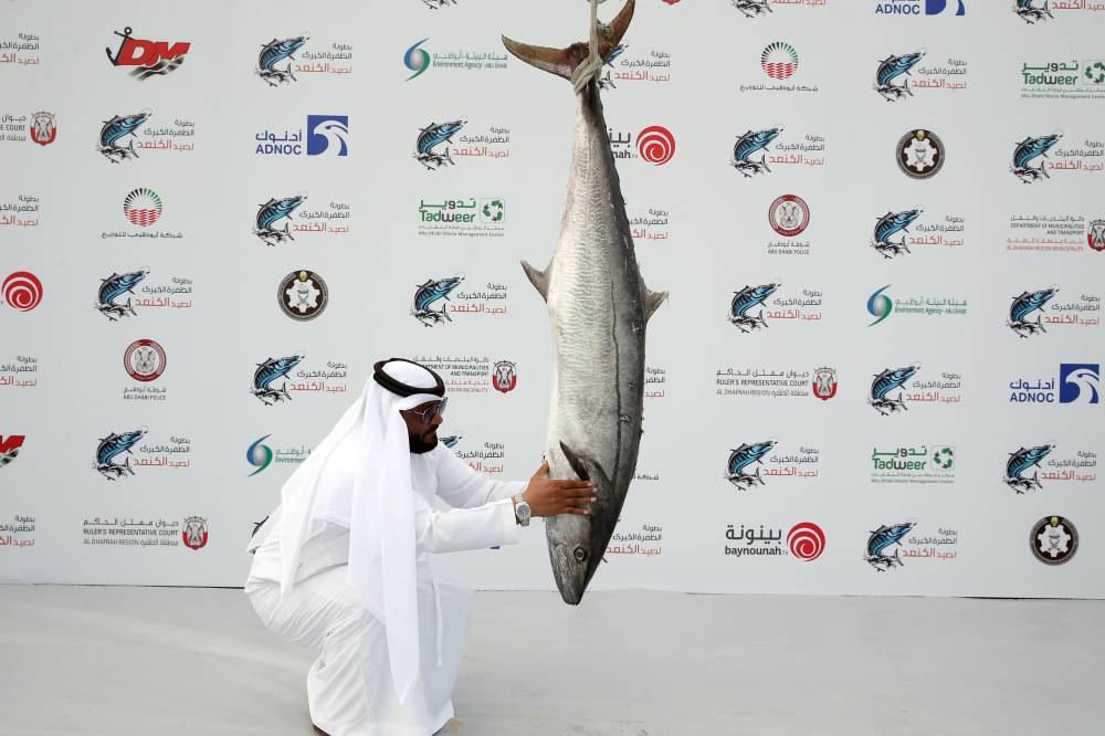 بطولة المغيرة ضمن الظفرة الكبرى لصيد الكنعد تنطلق غداً الجمعة