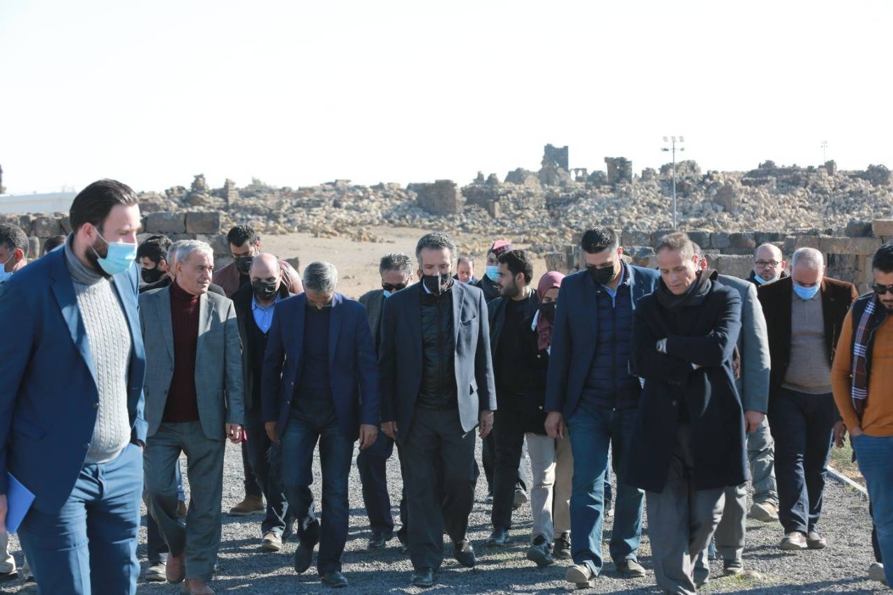 وزير السياحة والآثار يتفقد المواقع الأثرية في المفرق