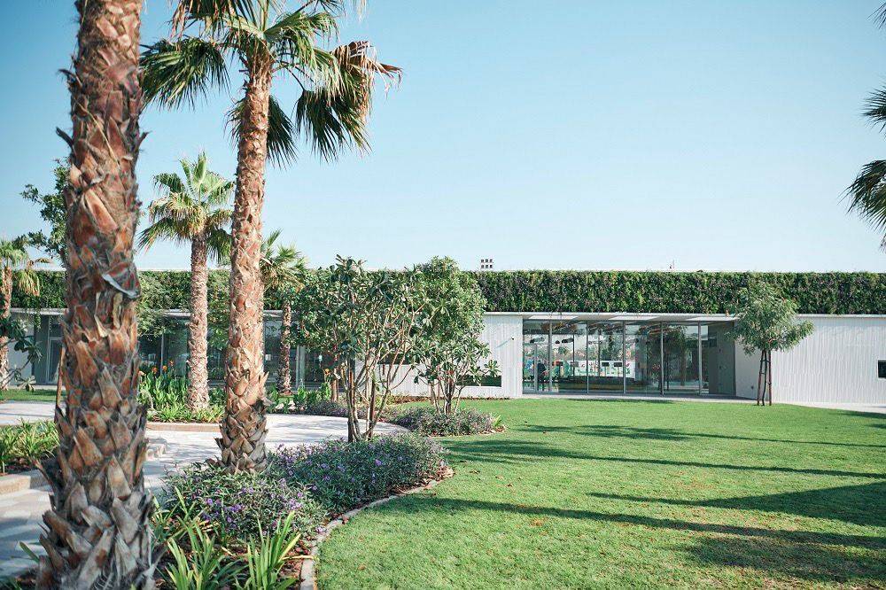 ماجد الفطيم  تُنشئ أول حديقة جدارية في إمارة الشارقة