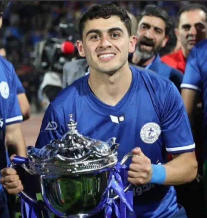 الأهلي الليبي يعلن ضم “شرارة”