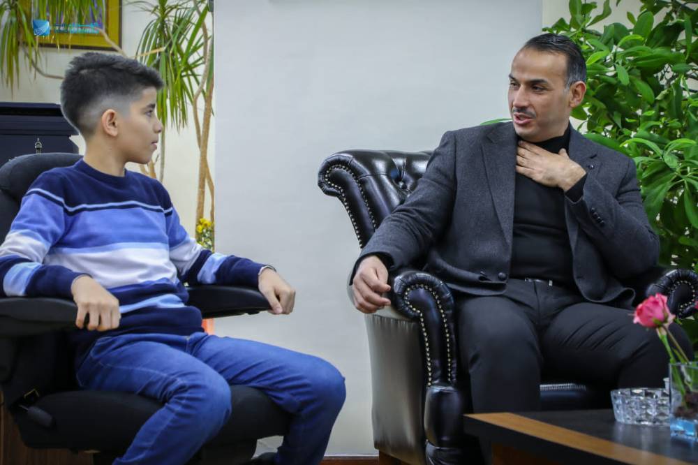 كهرباء اربد تكرم بطل العالم في الحساب الذهني الطالب حمزة المومني 