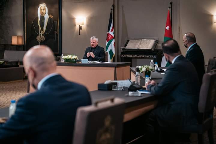 الملك يلتقي ممثلين عن القطاع التجاري