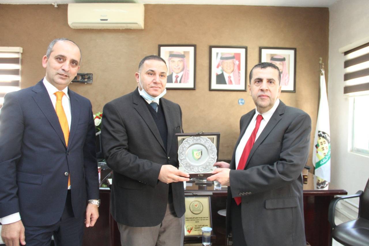 محافظ البلقاء يرعى فعاليات اليوم الطبي المجاني في كلية الأميرة رحمة الجامعية