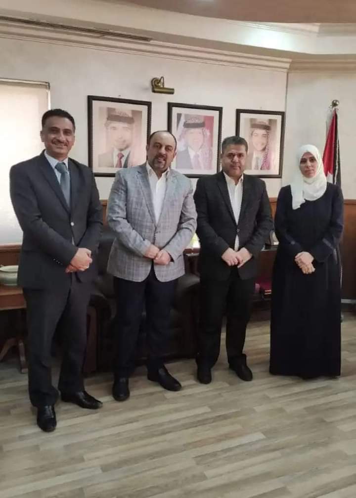 مدير عام هيئة الإعلام  يلتقي أمين عام اتحاد الأكاديميين والعلماء العرب