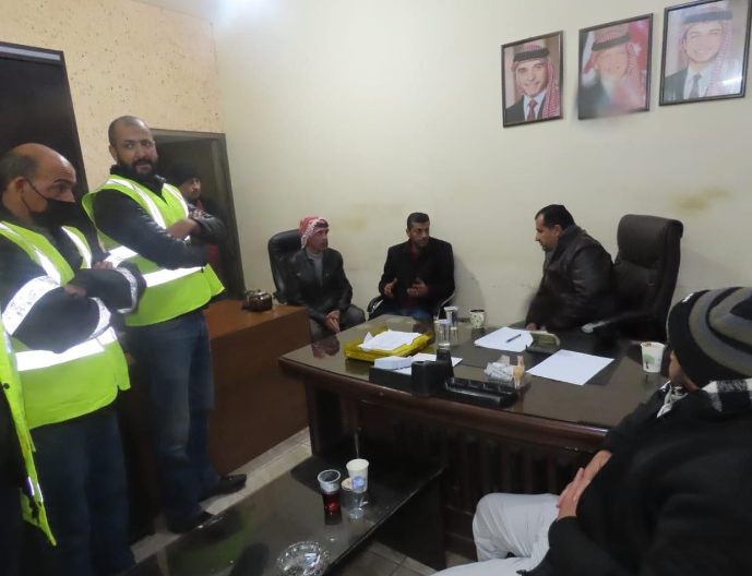 نائب محافظ مادبا ورئيس لجنة بلدية مادبا الكبرى احمد بركات الزهير يتفقد غرفة العمليات التابعة لبلدية مادبا الكبرى