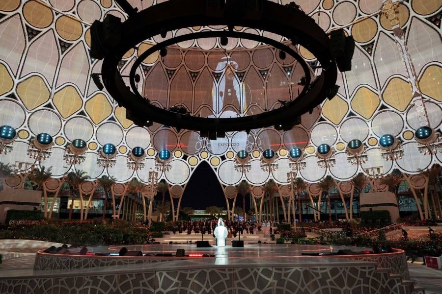 ايقونة اكسبو 2020 دبي تحتفي بخريجي الجامعة الكندية دبي