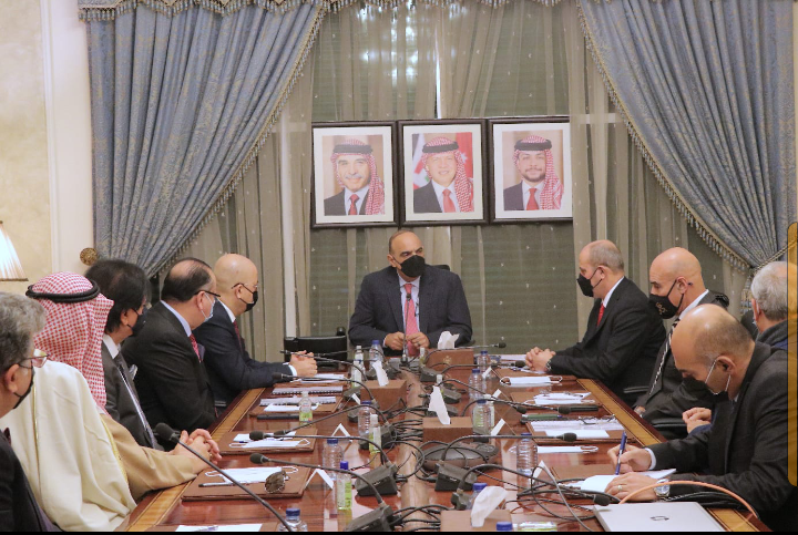 السفير العراقي العذاري يلتقي رئيس الوزراء الخصاونه لبحث العلاقات الاقتصادية وملف الاستثمار