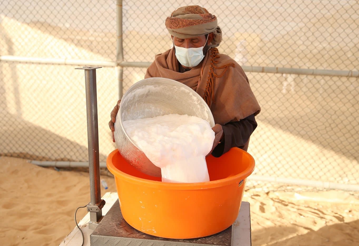 مهرجان الظفرة .. تقاليد تراثية ترسخ الهوية الإماراتية مزاينة إبل اللقايا للمحليات والمجاهيم والمهجنات الأصايل تشهد منافسات قوية بين مُلاك الإبل