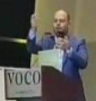 الشيخ المهندس سالم بن سلطان القاسمي يكرم الشاعر الأردني شاكر المشاقبة