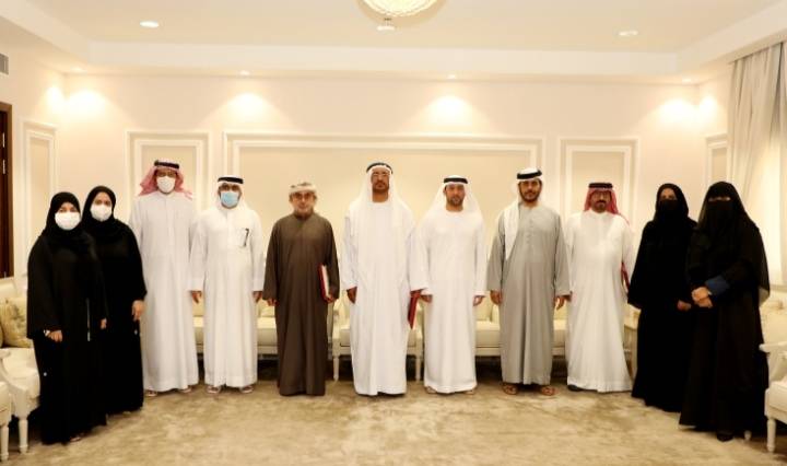 وفد من استشاري الشارقة   يشهد جلسة شعرية في مجلس الحيرة الأدبي