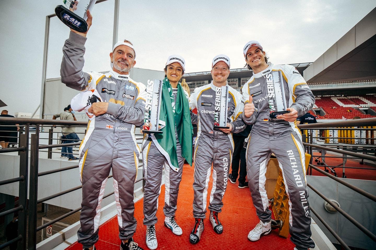    السائقة السعودية ريما الجفالي تسعى لمواصلة المشاركة في سباقات GT3 بعد صعود منصة التتويج في سباق دبي 24 ساعة